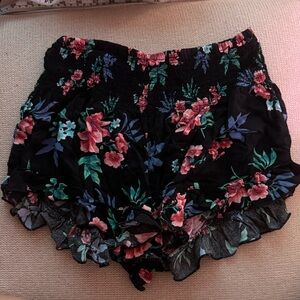 Hollister Flowy Floral Stretch Shorts